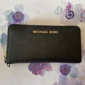 Michael Kors wallet no strap
